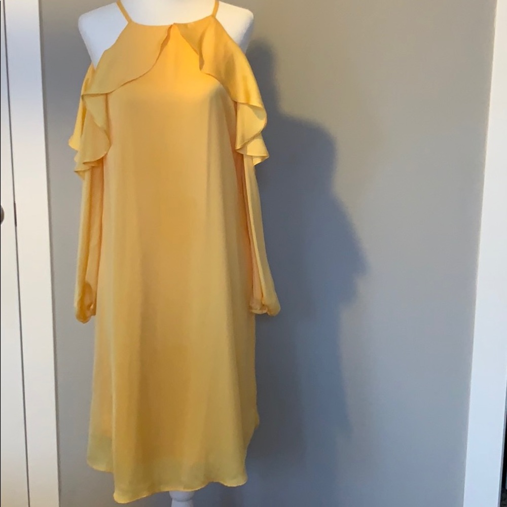 Thalia Sodi yellow dress